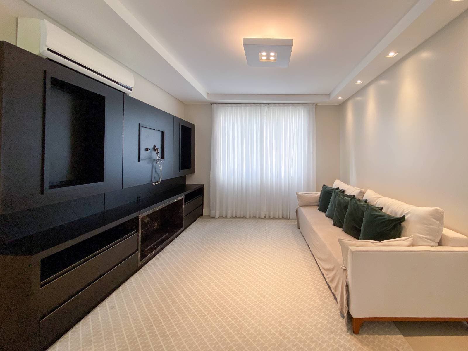 Apartamento mobiliado com 03 suítes à venda na região central de Balneário Camboriú - Apartamento em Centro, Balneário Camboriú - à venda - Desc Imóveis