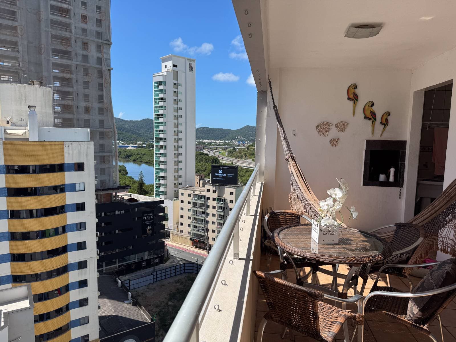 Apartamento com 2 dormitórios à venda no Edifício Paola Gabriela - Apartamento em Centro, Balneário Camboriú - à venda - Desc Imóveis