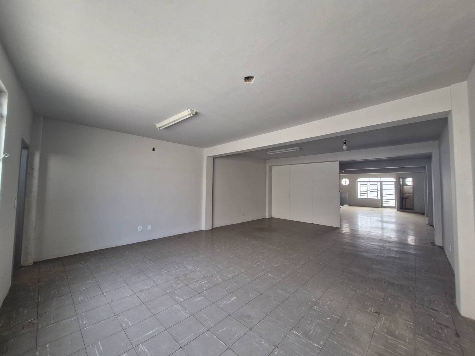 Salas comerciais para locação - Centro - Andradas/MG - Salas Comerciais em Centro, Andradas - para locação - Teixeira Consultoria Imobiliaria LTDA
