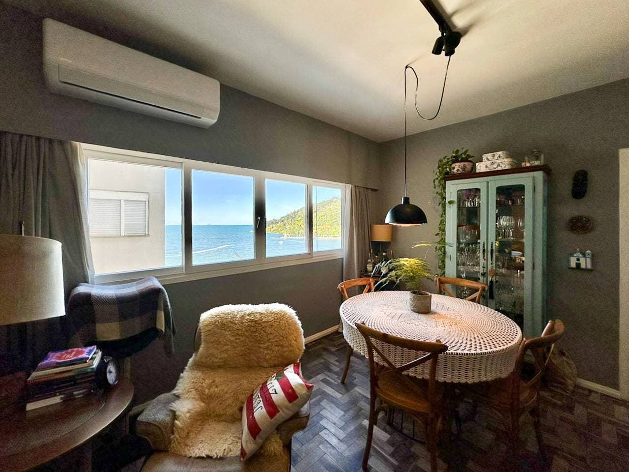 Apartamento Frente Mar à Venda no Edifício Lady - Barra Sul - Apartamento em Barra Sul, Balneário Camboriú - à venda - Desc Imóveis
