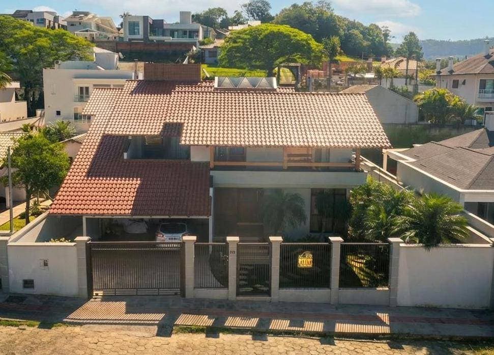 Casa de Alvenaria - Venda - 03 dormitórios - 478m2 - Semi Mobiliada - Alto Padrão - Piscina - Rua Equador - Sumaré - Rio do Sul - Casa em Sumaré, Rio do Sul - à venda - Cifra Imóveis e Empreendimentos Imobiliários