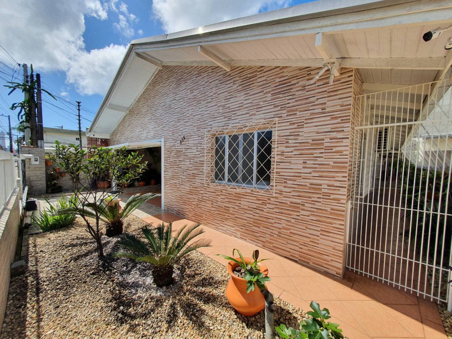 Casa à venda no Bairro Municípios em Balneário Camboriú - Casa em Municípios, Balneário Camboriú - à venda - Desc Imóveis