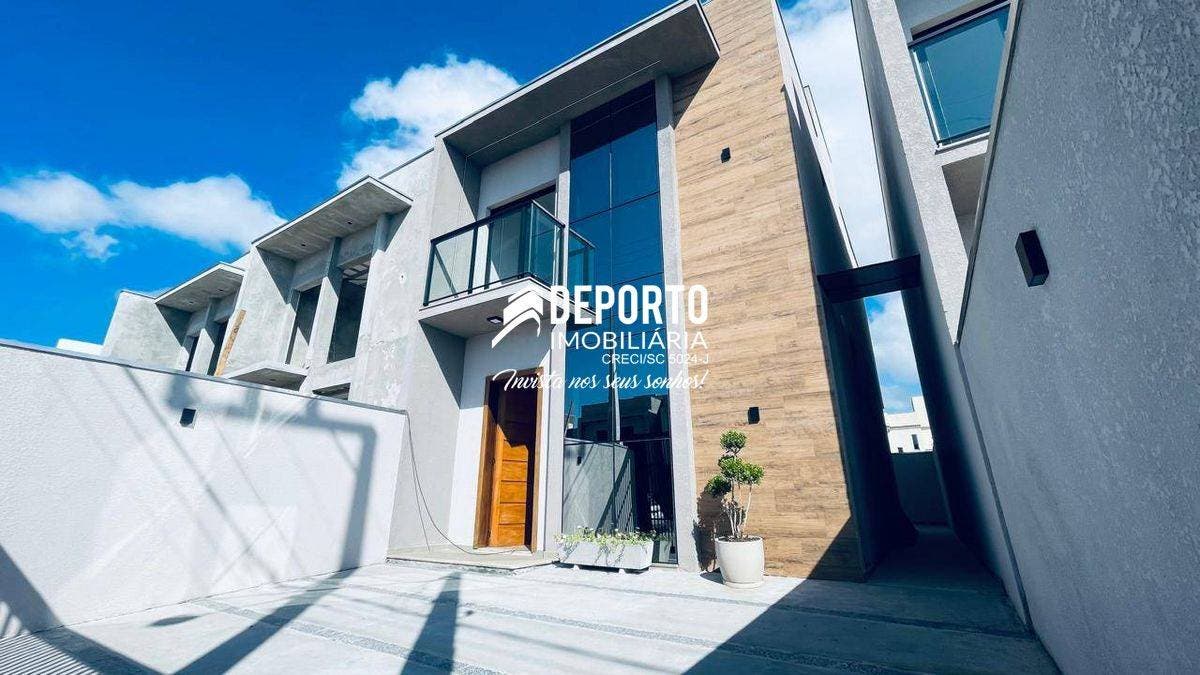 SOBRADOS 3 QUARTOS SENDO 1 SUITE NA PRAIA DE BARRA VELHA SANTA CATARINA - Sobrado em Nova Barra Velha, Barra Velha - à venda - Imobiliária De Porto