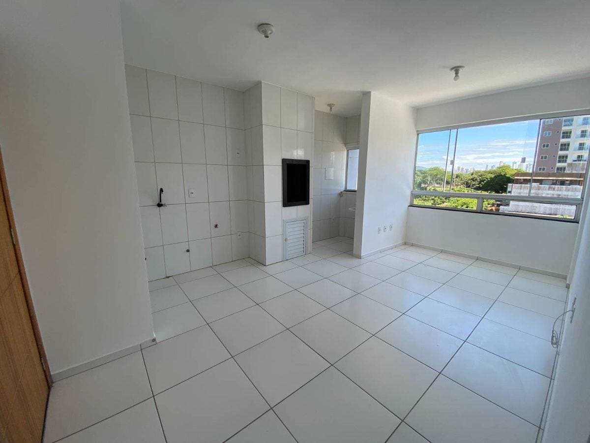 Apartamento com 02 dormitórios e 01 vaga à venda em Camboriú - Apartamento em São Francisco de Assis, Camboriú - à venda - Desc Imóveis
