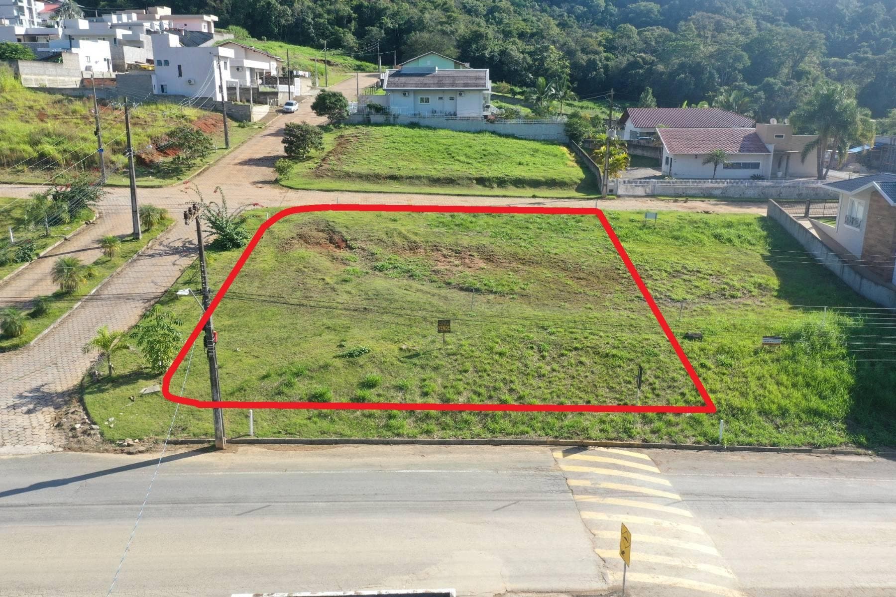 Terreno Urbano - Venda - 752m2 - Investimento - Oportunidade - Esquina - Rua João Ledra - Taboão - Rio do Sul por R$ 379.000,00 - Terreno/Lote Urbano em Taboão, Rio do Sul - à venda - Cifra Imóveis e Empreendimentos Imobiliários