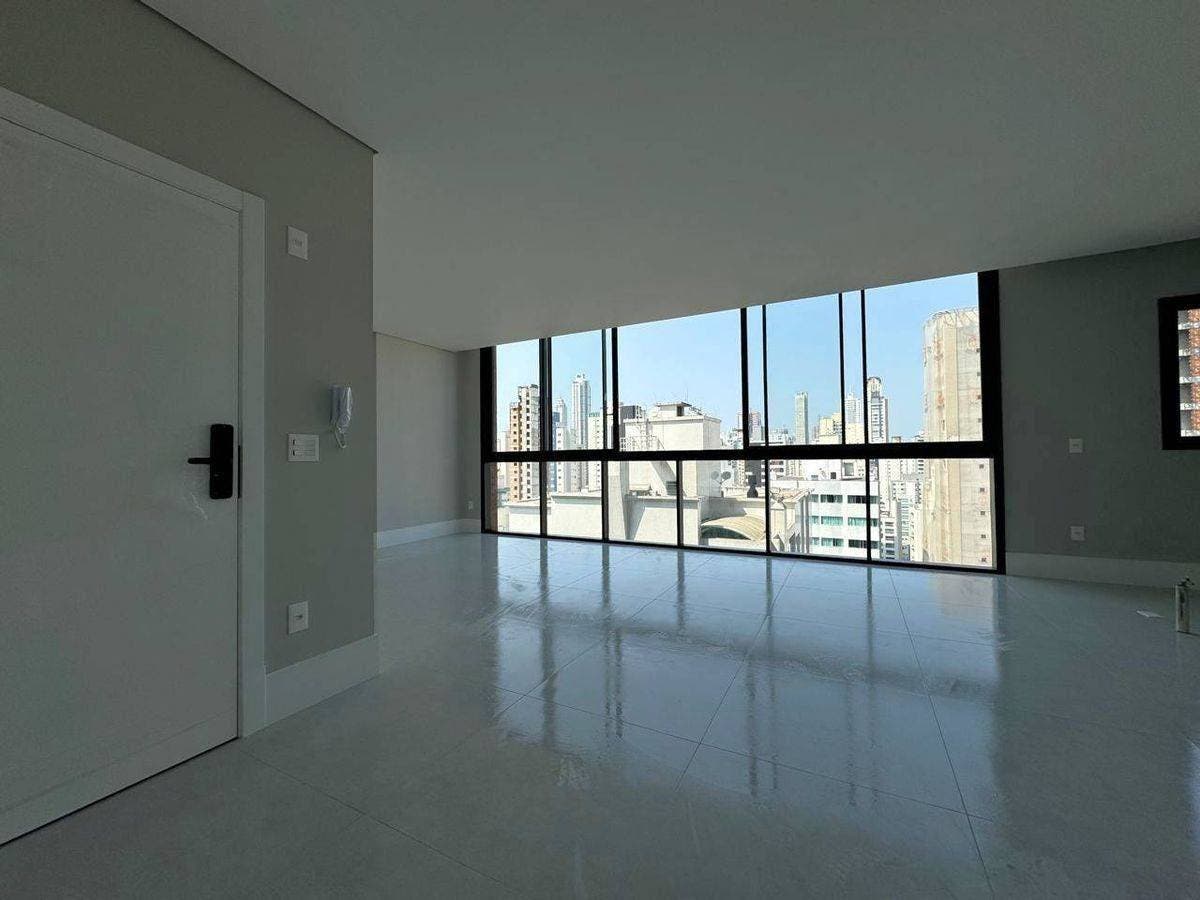 Apartamento à venda no Edifício Soho Village - Apartamento em Centro, Balneário Camboriú - à venda - Desc Imóveis