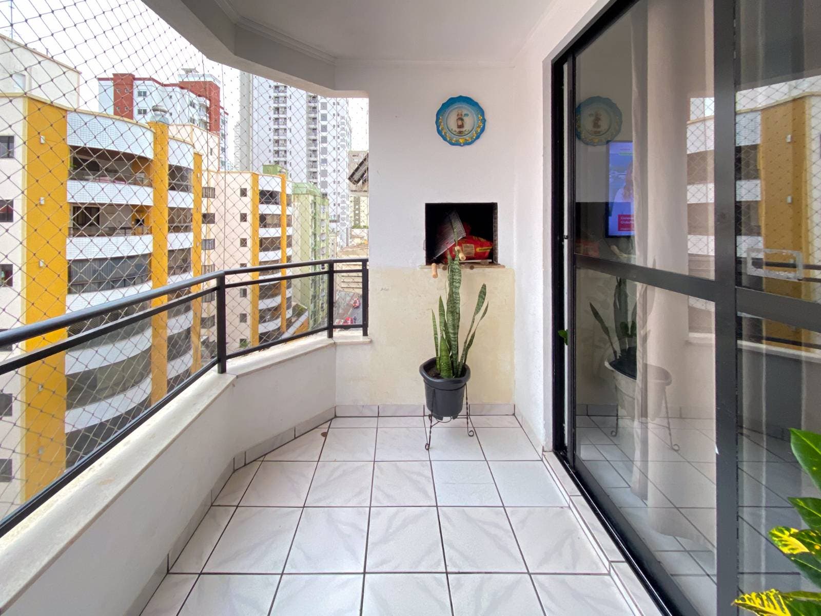 Apartamento com 2 Dormitórios à Venda no Ed. Residencial Felipe Alberto em Balneário Camboriú - Apartamento em Centro, Balneário Camboriú - à venda - Desc Imóveis