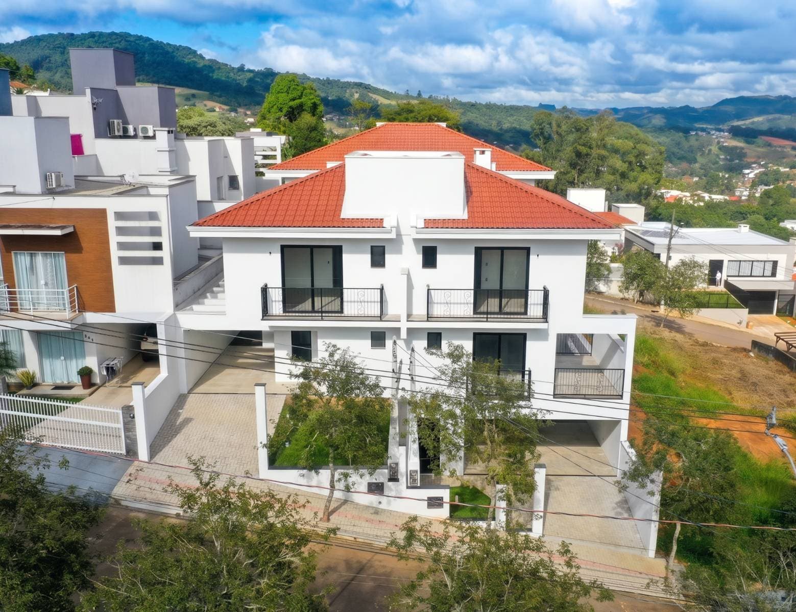 Sobrado - Geminado - Venda - 03 Dormitórios - 196M2 - Rua Criciúma - Residencial do Ipês - Laranjeiras - Rio do Sul - Casa Geminada - Sobrado em Laranjeiras, Rio do Sul - à venda - Cifra Imóveis e Empreendimentos Imobiliários