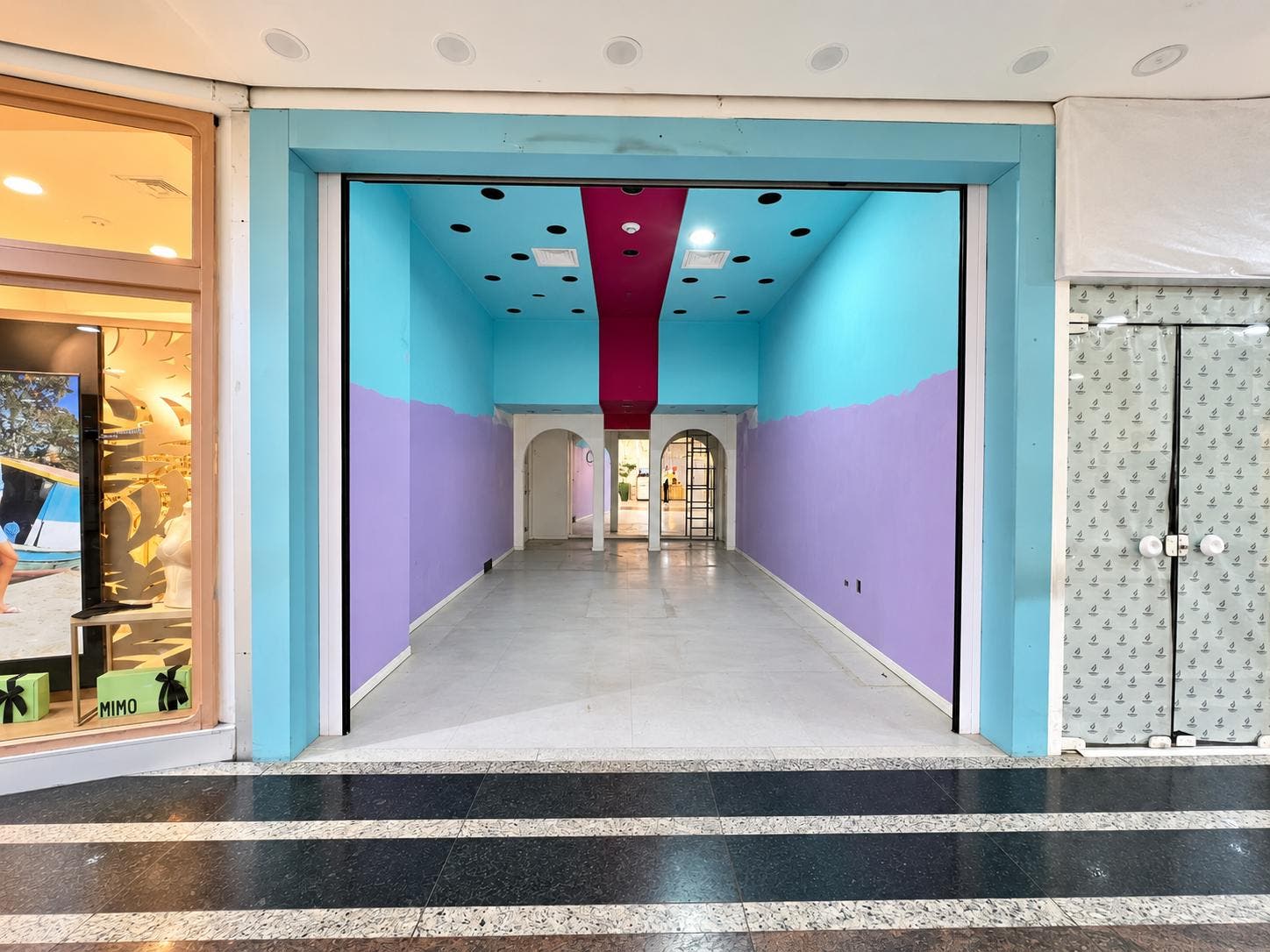 Sala comercial à Venda no Atlântico Shopping em Balneário Camboriú - Salas Comerciais em Centro, Balneário Camboriú - à venda - Desc Imóveis