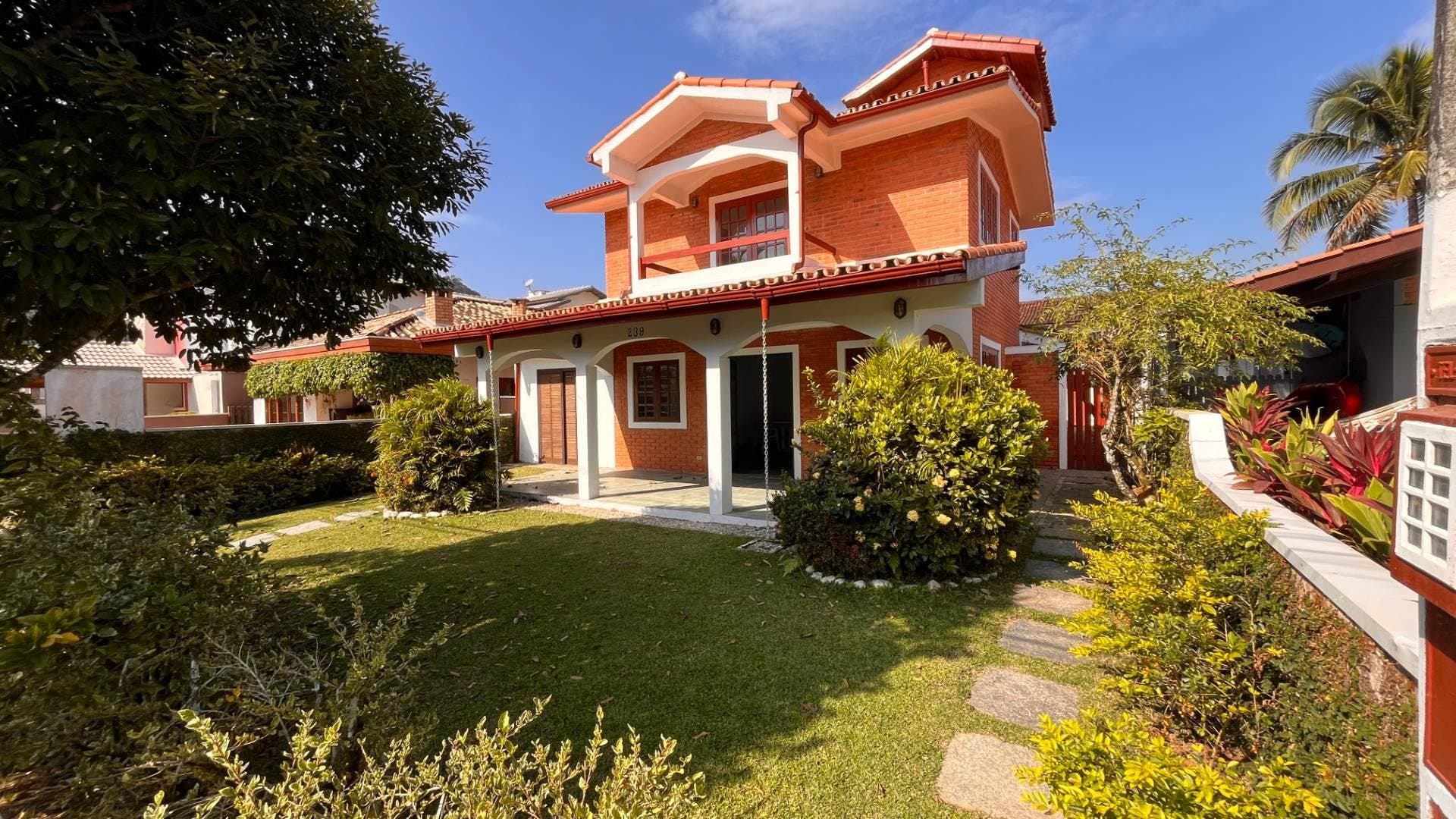 Casa de Condomínio com 7 Quartos, Condomínio Lagoinha, Ubatuba - Casa em Lagoinha, Ubatuba - à venda - Claudia Mar LTDA