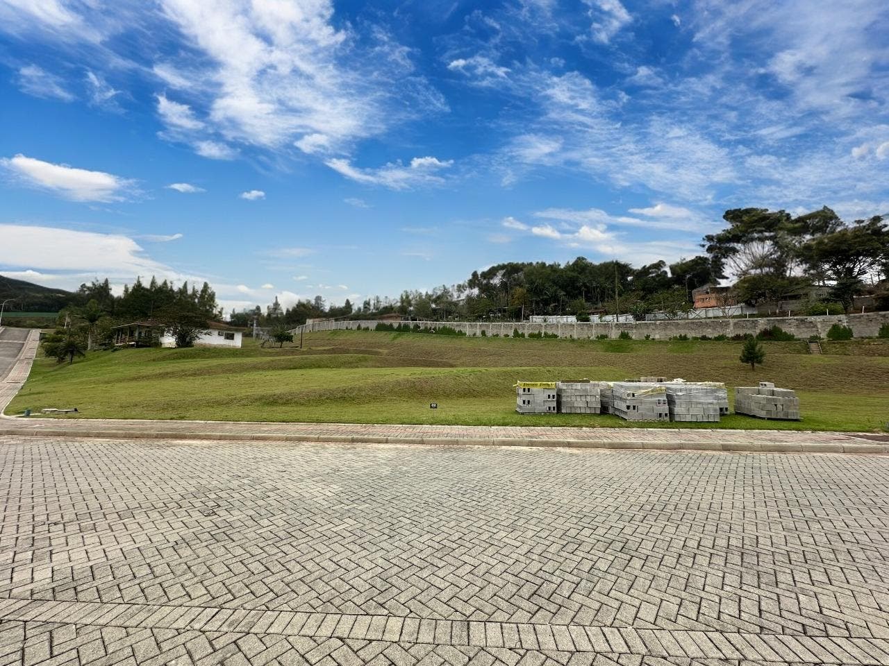 Terreno à Venda no Condomínio Gralha Azul - 1.046,91m² - Rio do Meio/Camboriú - Lote/Terreno em Rio Pequeno, Camboriú - à venda - IMOBILIÁRIA GUILHERME LTDA