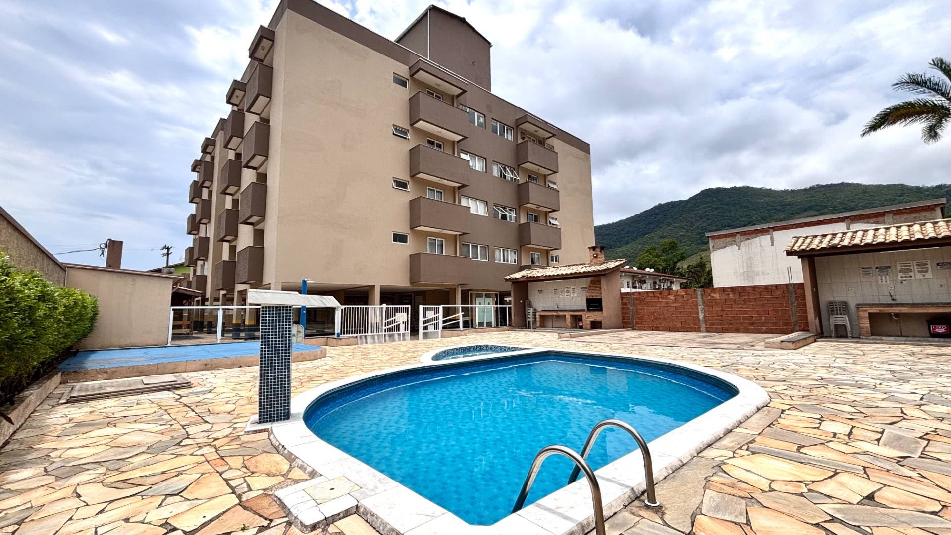 DOIS DORMITÓRIOS - MAR E PISCINA - UBATUBA - Apartamento em Maranduba, Ubatuba - à venda - Claudia Mar LTDA