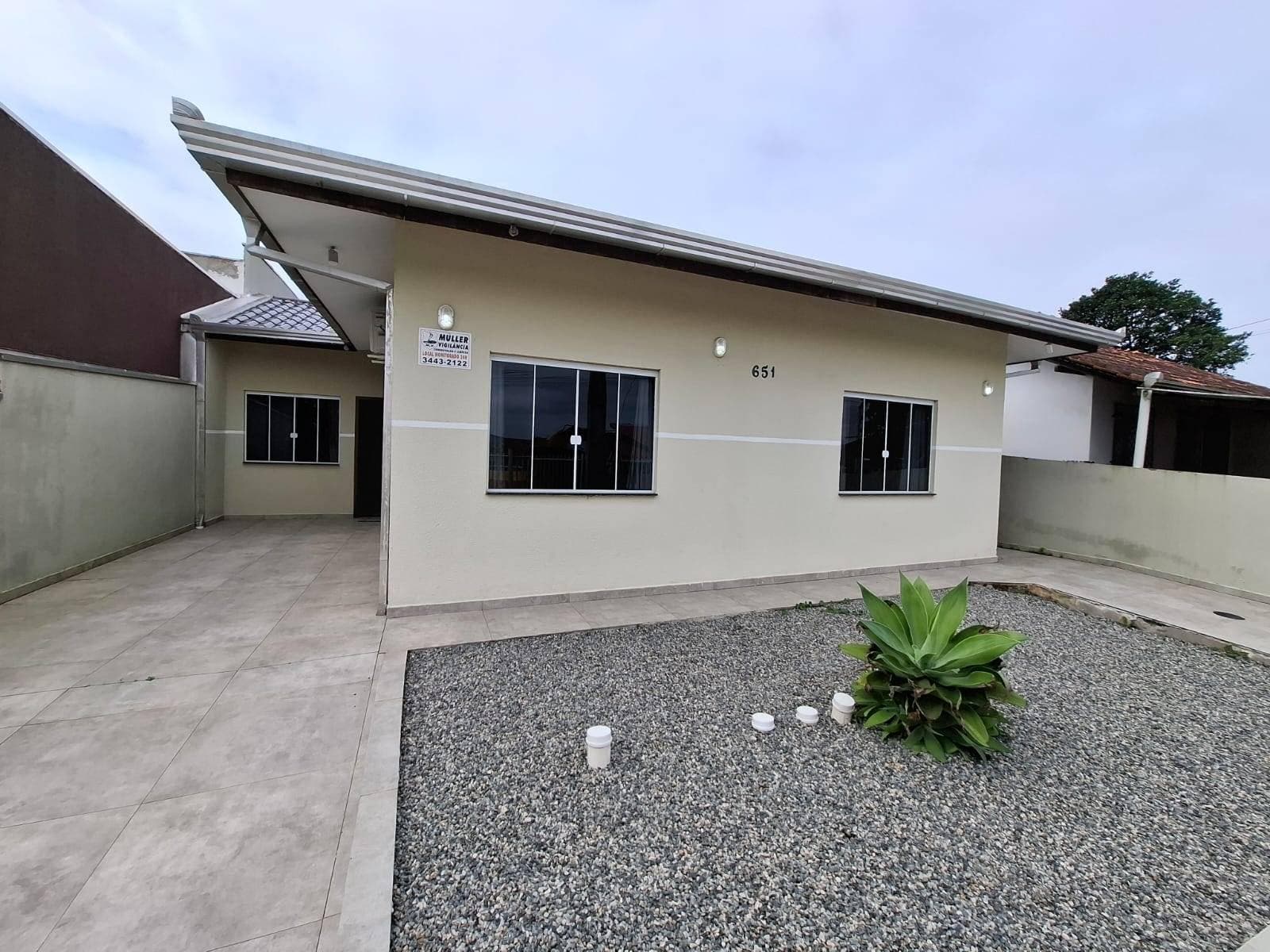 IMÓVEL ESPAÇOSO COM PISCINA NO CAMBIJU - Casa em Cambiju, Itapoá - à venda - BESEN IMOBILIÁRIA LTDA