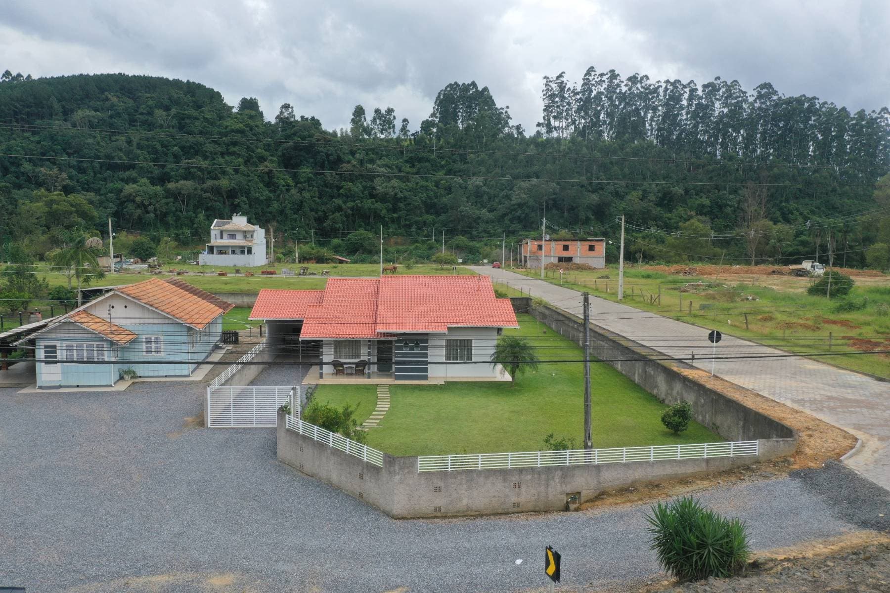 Casa de Alvenaria - Venda - 03 dormitórios - Semi Mobiliado - 126m2 - SC-350 - Albertina - Rio do Sul - Casa em Albertina, Rio do Sul - à venda - Cifra Imóveis e Empreendimentos Imobiliários