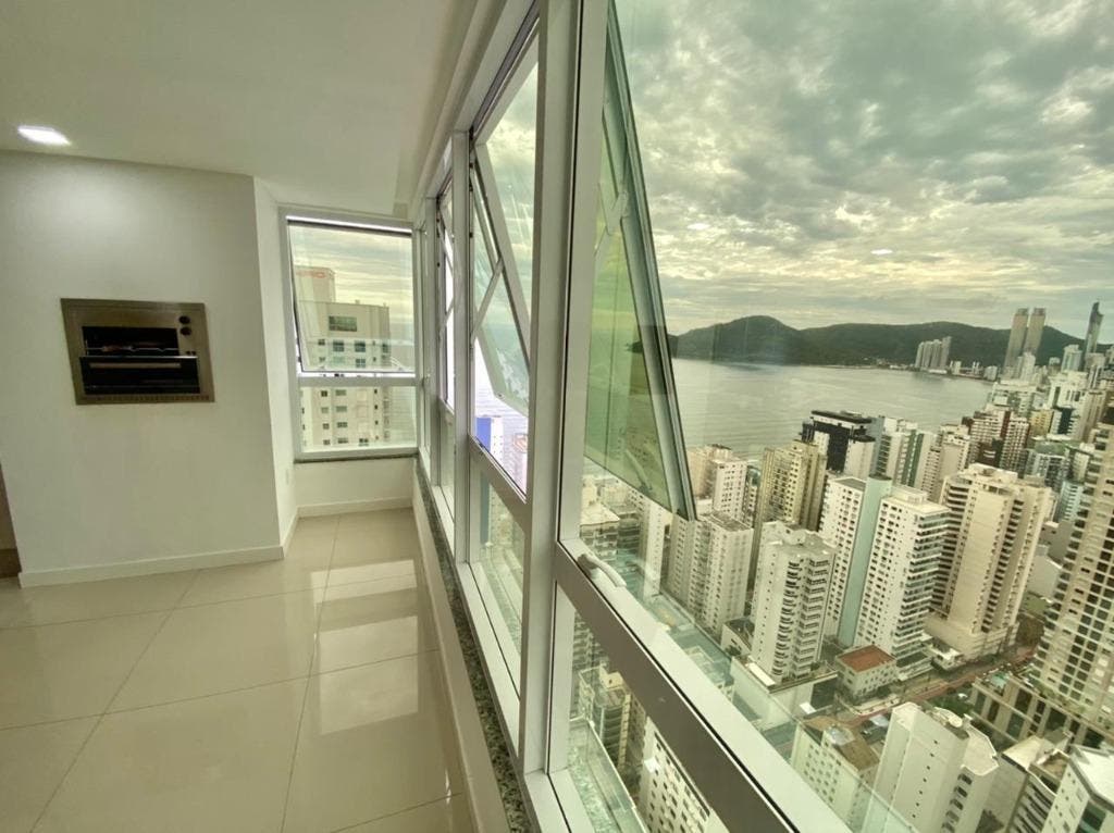 Apartamento à Venda no Edifício Lumiere Balneário Camboriú/SC - Apartamento em Centro, Balneário Camboriú - à venda - IMOBILIÁRIA GUILHERME LTDA