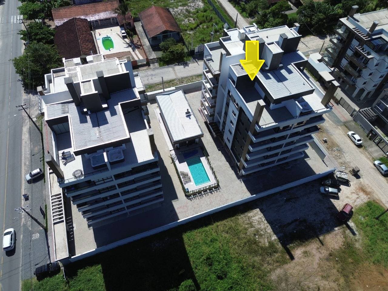 Cobertura no Residencial Lisboa- Torre B - Balneário Rainha do Mar - 03 Dormitórios (01 Suíte), com Elevador. - Apartamento em Rainha, Itapoá - à venda - BESEN IMOBILIÁRIA LTDA