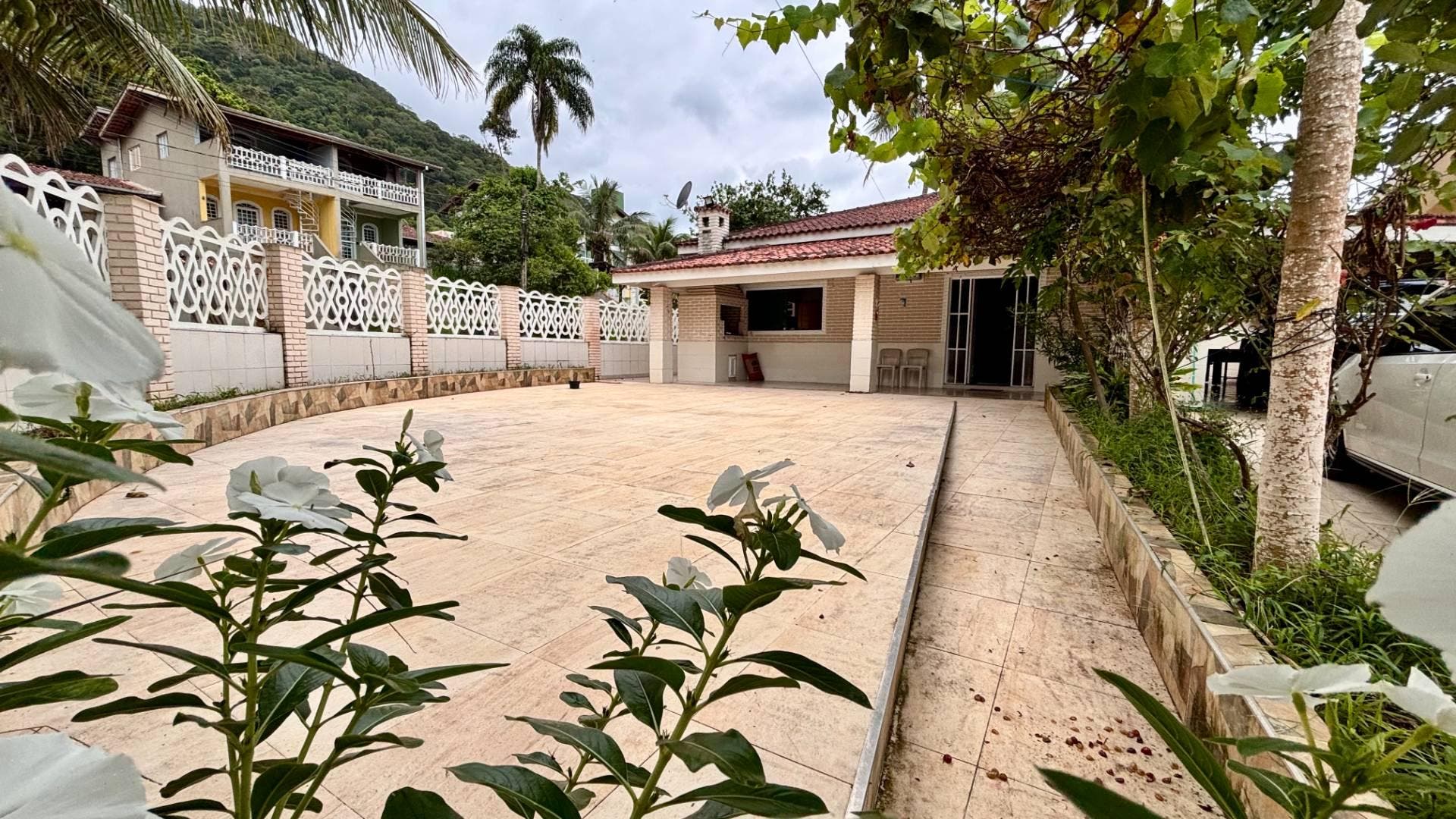 Casa Linda em Condomínio com 4 Dormitórios - Casa de Condomínio em Lagoinha, Ubatuba - à venda - Claudia Mar LTDA