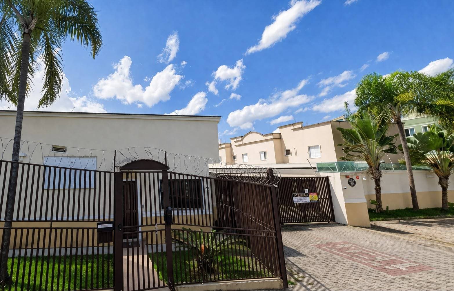 Sobrado com 3 quartos, Jardim Primavera - Jacareí - Sobrado em Jardim Primavera, Jacareí - à venda - GIL IMOB