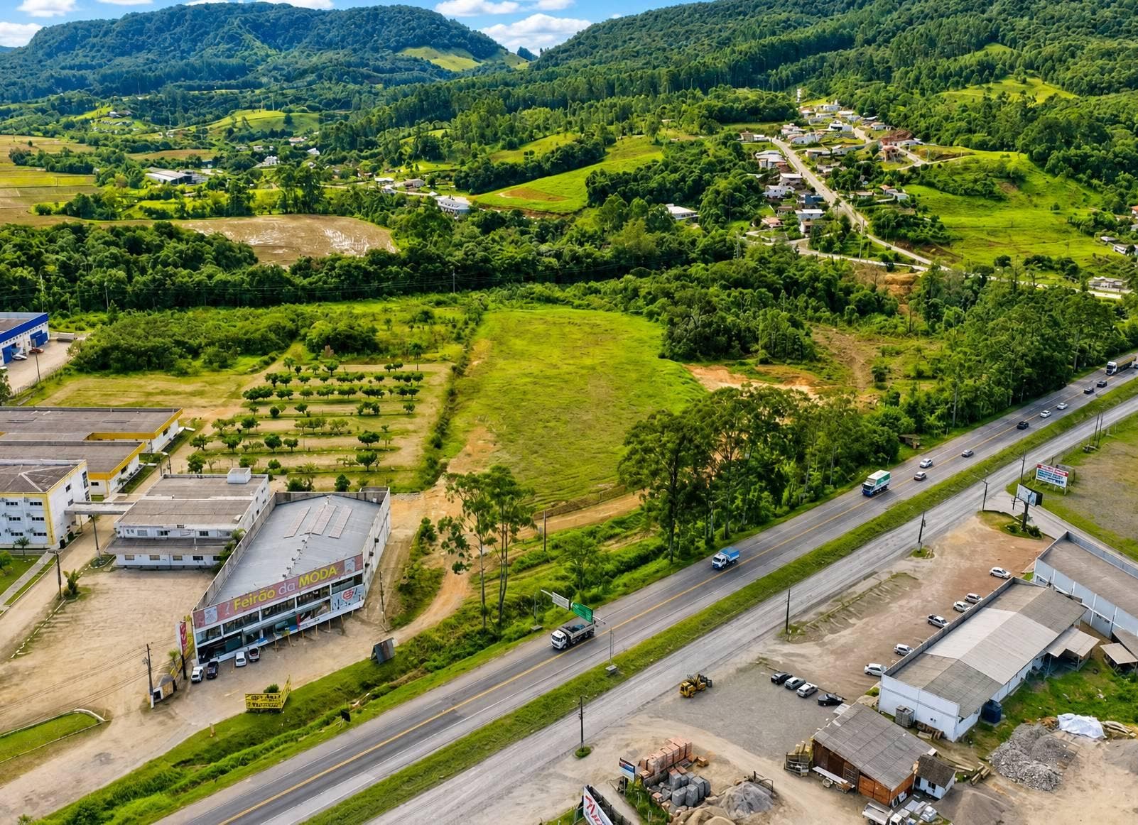 Terreno Urbano - Venda - 34.951m2 - Investimento - Marginal BR-470 - Valada Itoupava - Rio do Sul - Terreno/Lote Urbano em Valada Itoupava, Rio do Sul - à venda - Cifra Imóveis e Empreendimentos Imobiliários