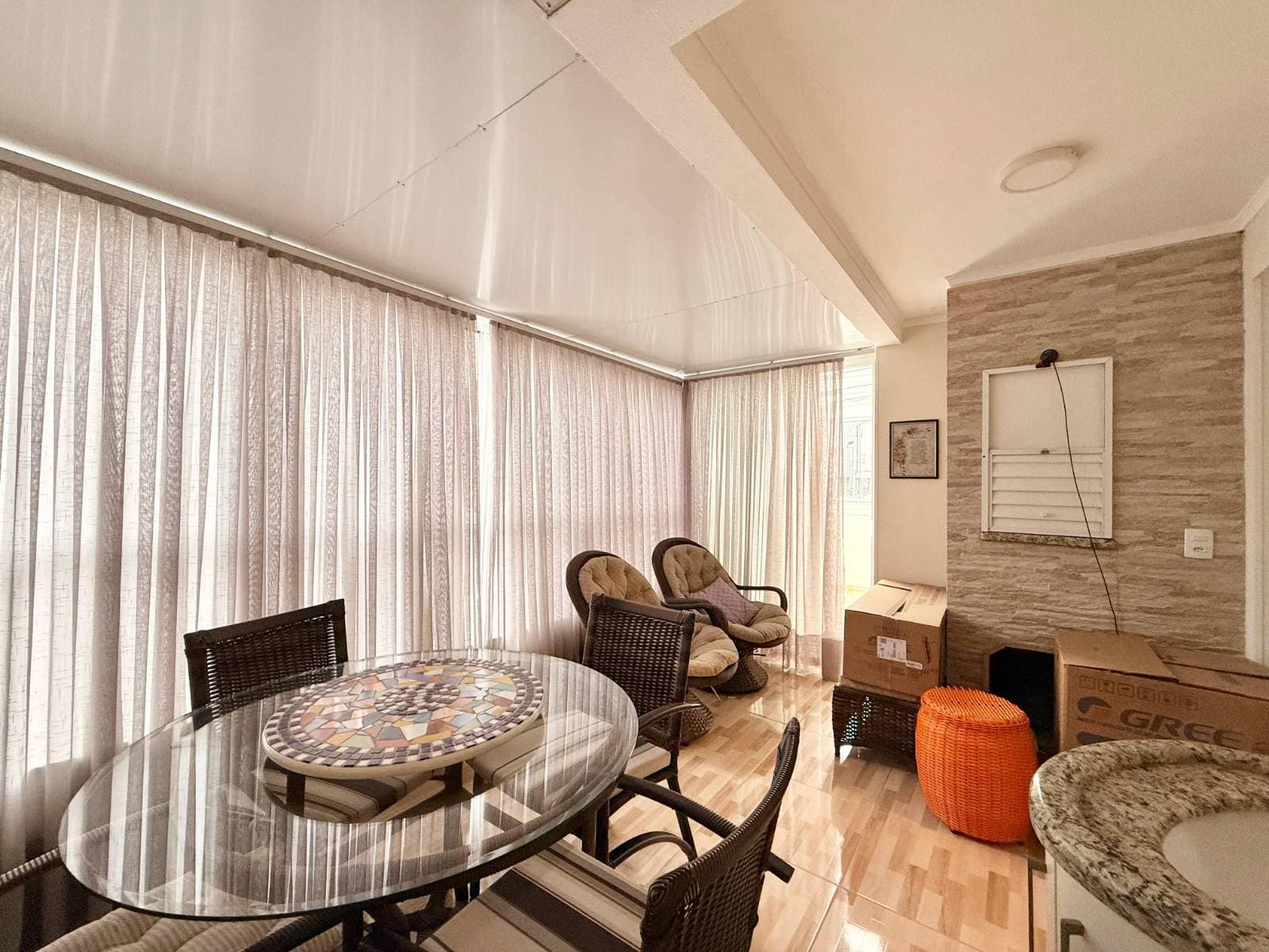 Apartamento à venda, diferenciado, 03 dormitórios sendo 01 suíte, 92,71m2, 01 vaga, Bairro Nações, Balneário Camboriú/SC - Apartamento em Nações, Balneário Camboriú - à venda - IMOBILIÁRIA GUILHERME LTDA