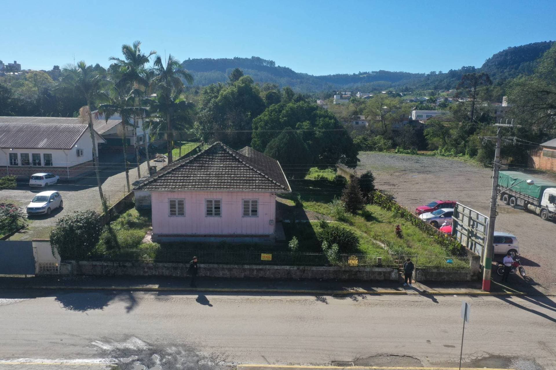 Casa de Madeira - Venda - 2.018m2 - Investimento - Área Comercial - Centro - Laurentino - Casa em Centro, Laurentino - à venda - Cifra Imóveis e Empreendimentos Imobiliários
