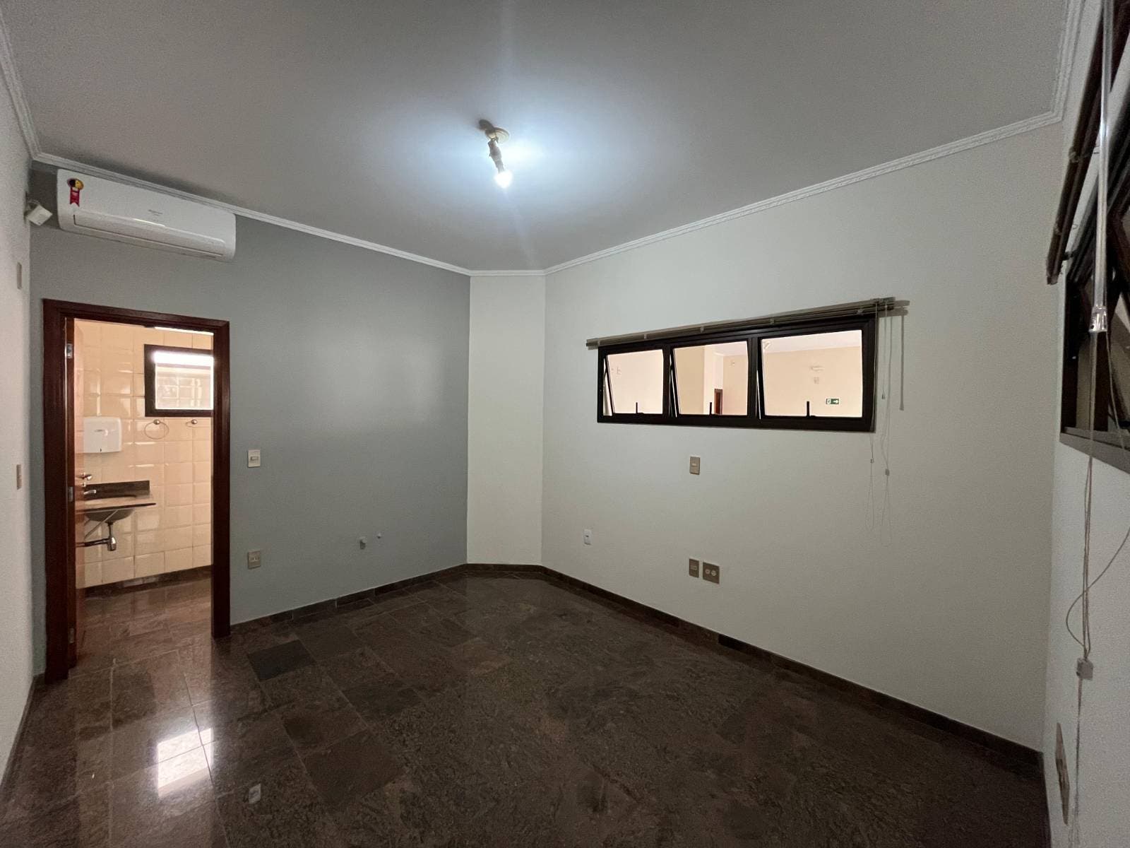 Imóvel à venda - 354m² - Centro - Salas Comerciais em Centro, Andradas - à venda - Teixeira Consultoria Imobiliaria LTDA