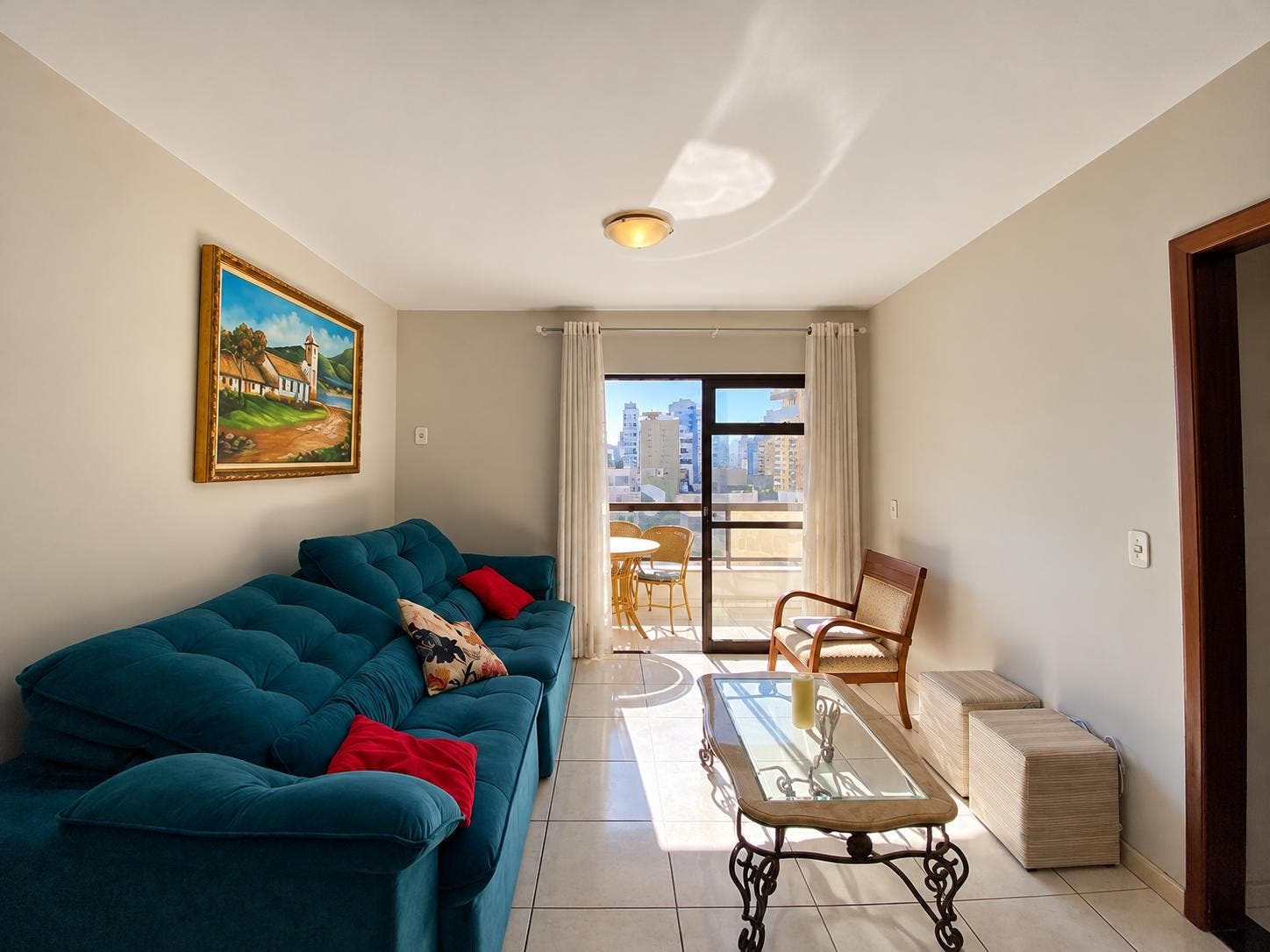 Apartamento Mobiliado com 4 Dormitórios no Edificio Saint Germain no Centro de Balneário Camboriú - Apartamento em Centro, Balneário Camboriú - à venda - Desc Imóveis