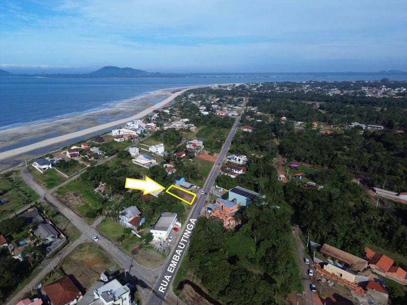 TERRENO 375,00m² LIMPO E ATERRADO, FRENTE PARA O ASFALTO NO BALNEÁRIO ROSA DOS VENTOS, REGIÃO EM CONSTANTE CRESCIMENTO! - Lote/Terreno em Pontal do Norte, Itapoá - à venda - BESEN IMOBILIÁRIA LTDA