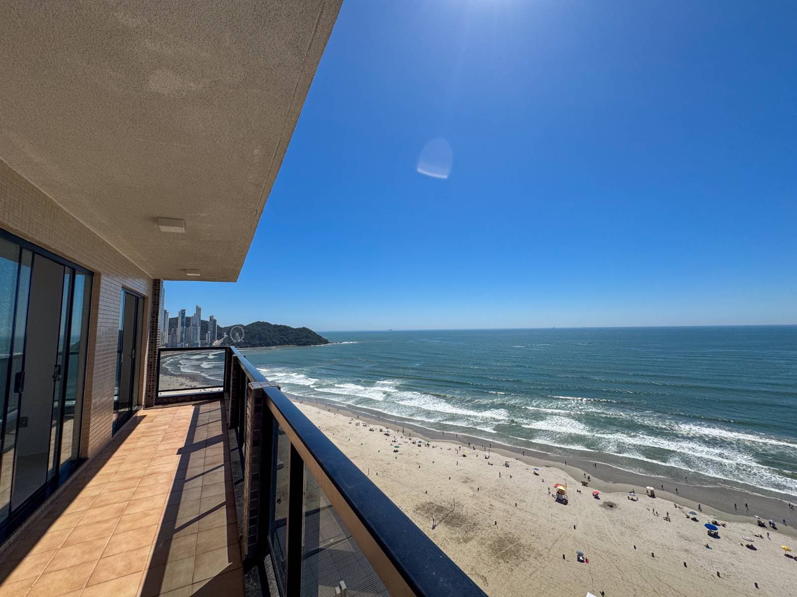 Apartamento Frente Mar com 3 Suítes à Venda no Ed. Concorde em Balneário - Apartamento em Centro, Balneário Camboriú - à venda - Desc Imóveis