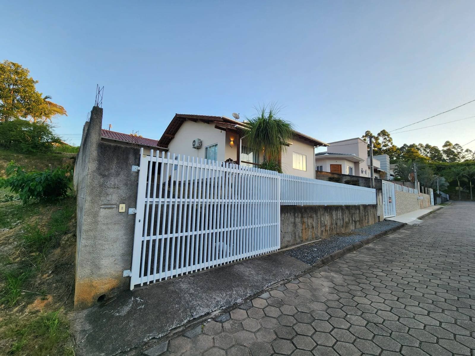 Casa de Alvenaria - Venda - 03 dormitórios - 160m2 - Semi Mobiliada - Centro - Laurentino - Casa em Centro, Laurentino - à venda - Cifra Imóveis e Empreendimentos Imobiliários