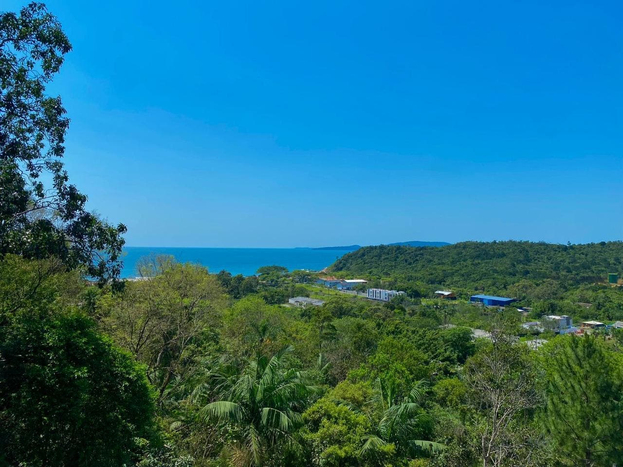 Terreno à venda com linda Vista no Estaleirinho em Rua Tranquila 918,50m² - Lote/Terreno em Praia do Estaleirinho, Balneário Camboriú - à venda - IMOBILIÁRIA GUILHERME LTDA