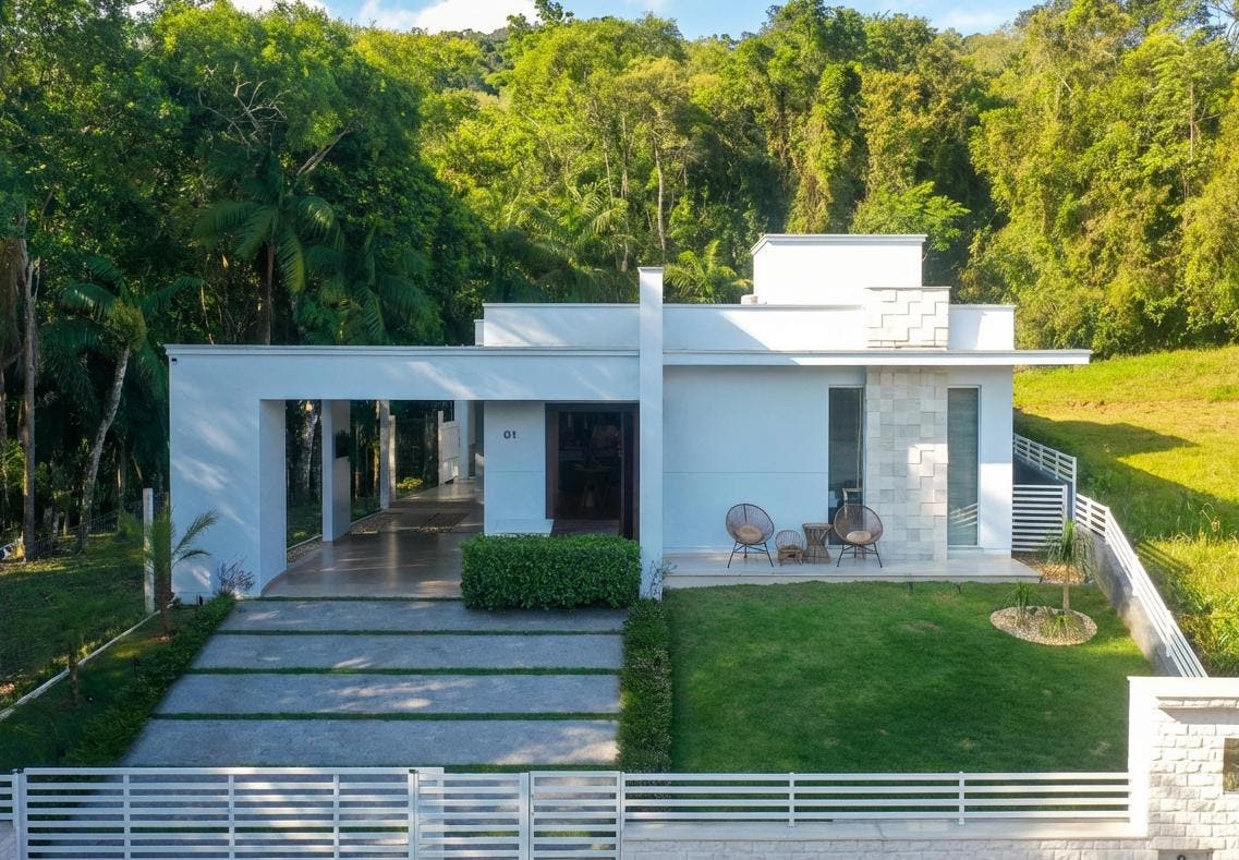 Casa de Alvenaria - Venda - 03 dormitórios - 200m2 - Semi Mobiliada - Condomínio Fechado Colina - Fundo Canoas - Rio do Sul - Casa em Fundo Canoas, Rio do Sul - à venda - Cifra Imóveis e Empreendimentos Imobiliários
