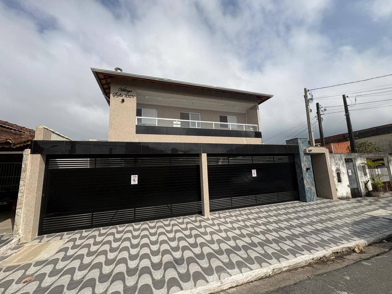 CASA NOVA MARAVILHOSA !!! 3 DORMITORIOS COM SACADA GOURMET APENAS R$ 510 MIL - Casa em Sítio do Campo, Praia Grande - à venda - DEBORA BUENO CONSULTORIA IMOBILIÁRIA