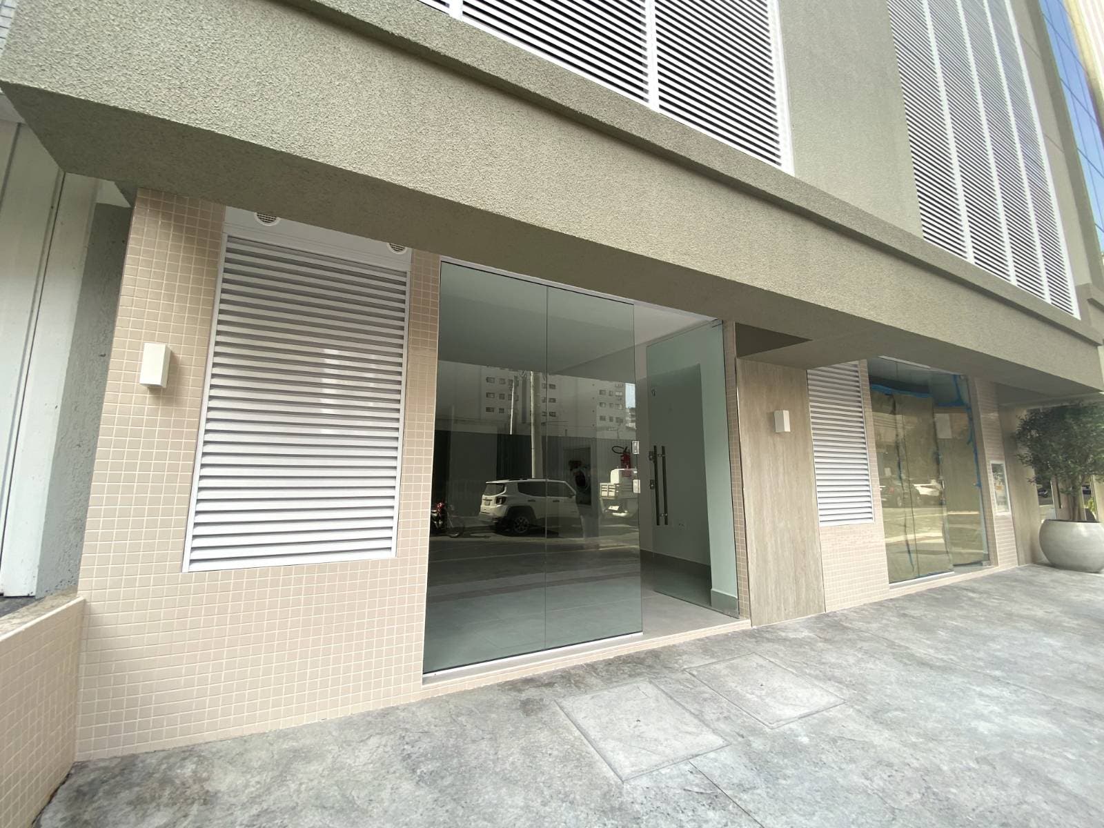Sala comercial à venda no Edifício San Telmo em Balneário Camboriú - Salas Comerciais em Centro, Balneário Camboriú - à venda - Desc Imóveis