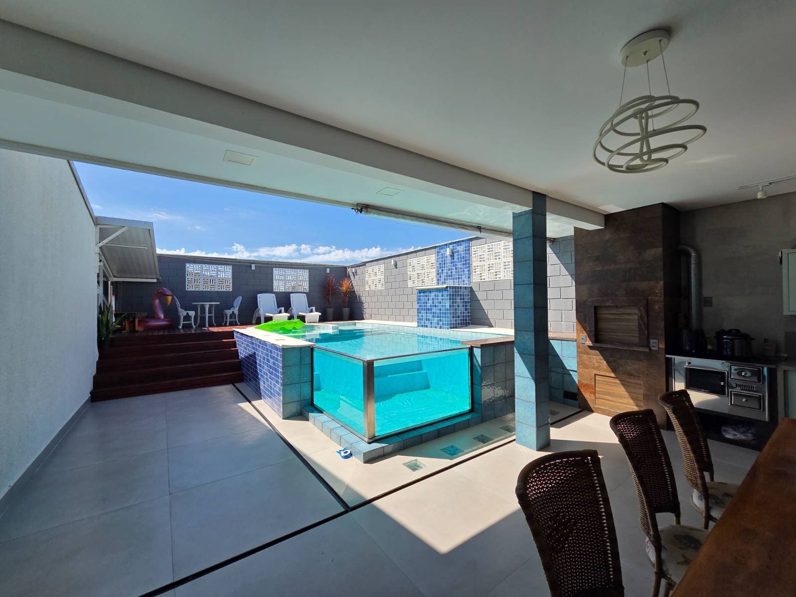 EXCELENTE IMÓVEL COMERCIAL E RESIDENCIAL NO CENTRO DE ITAPOÁ/SC - Casa em Itapema do Norte, Itapoá - à venda - BESEN IMOBILIÁRIA LTDA