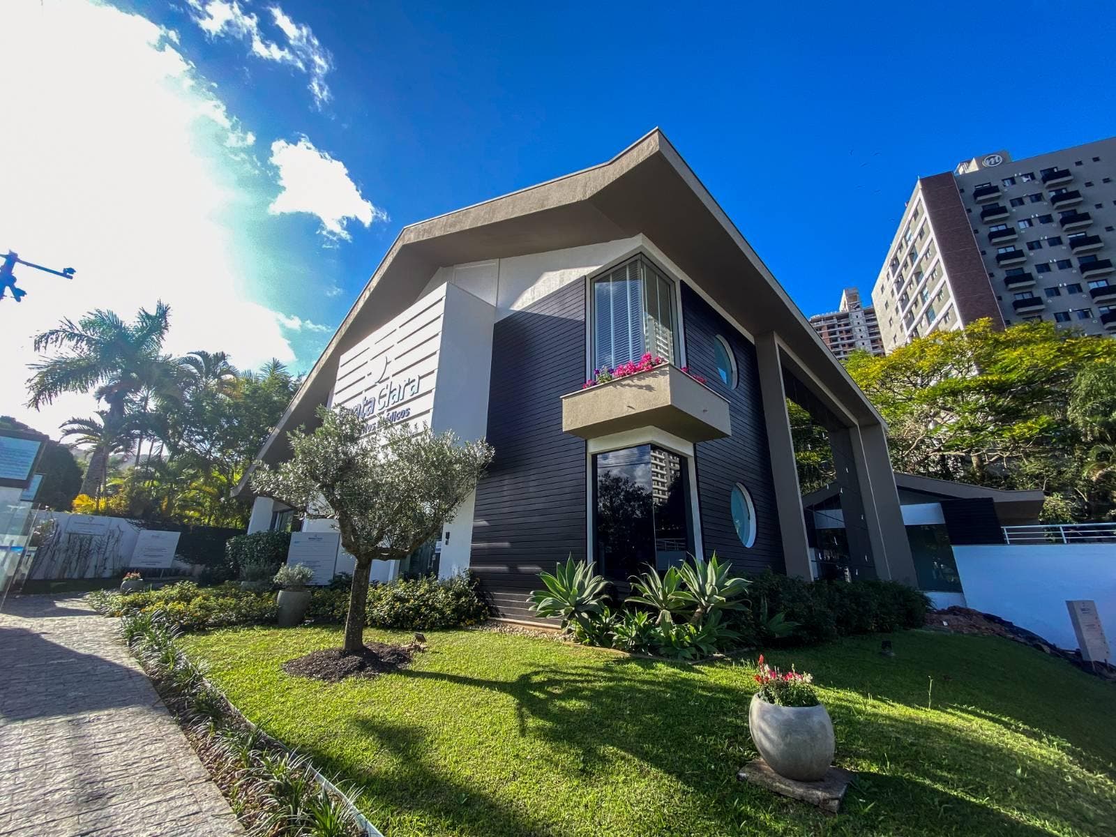 Sala Comercial no Santa Clara Consultórios para locação no bairro Ariribá - Salas Comerciais em Ariribá, Balneário Camboriú - para locação - Desc Imóveis