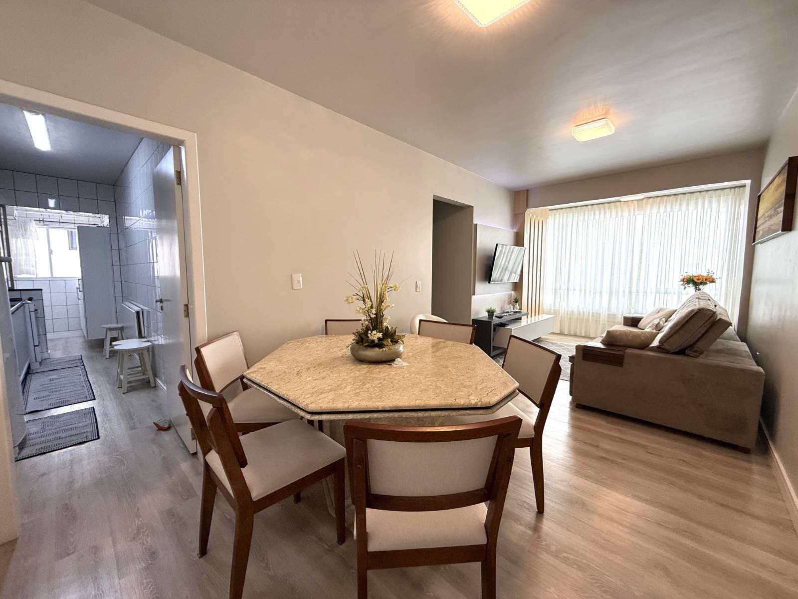 Apartamento a venda no centro de Balneário Camboriú - Apartamento em Centro, Balneário Camboriú - à venda - Desc Imóveis