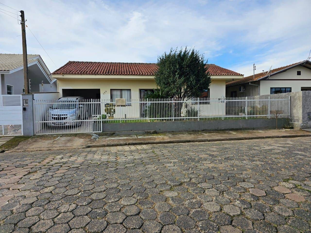 Casa de Alvenaria - Venda - 03 dormitórios - 156m2 - Rua Leoberto Leal - Centro - Lontras - Casa em Centro, Lontras - à venda - Cifra Imóveis e Empreendimentos Imobiliários