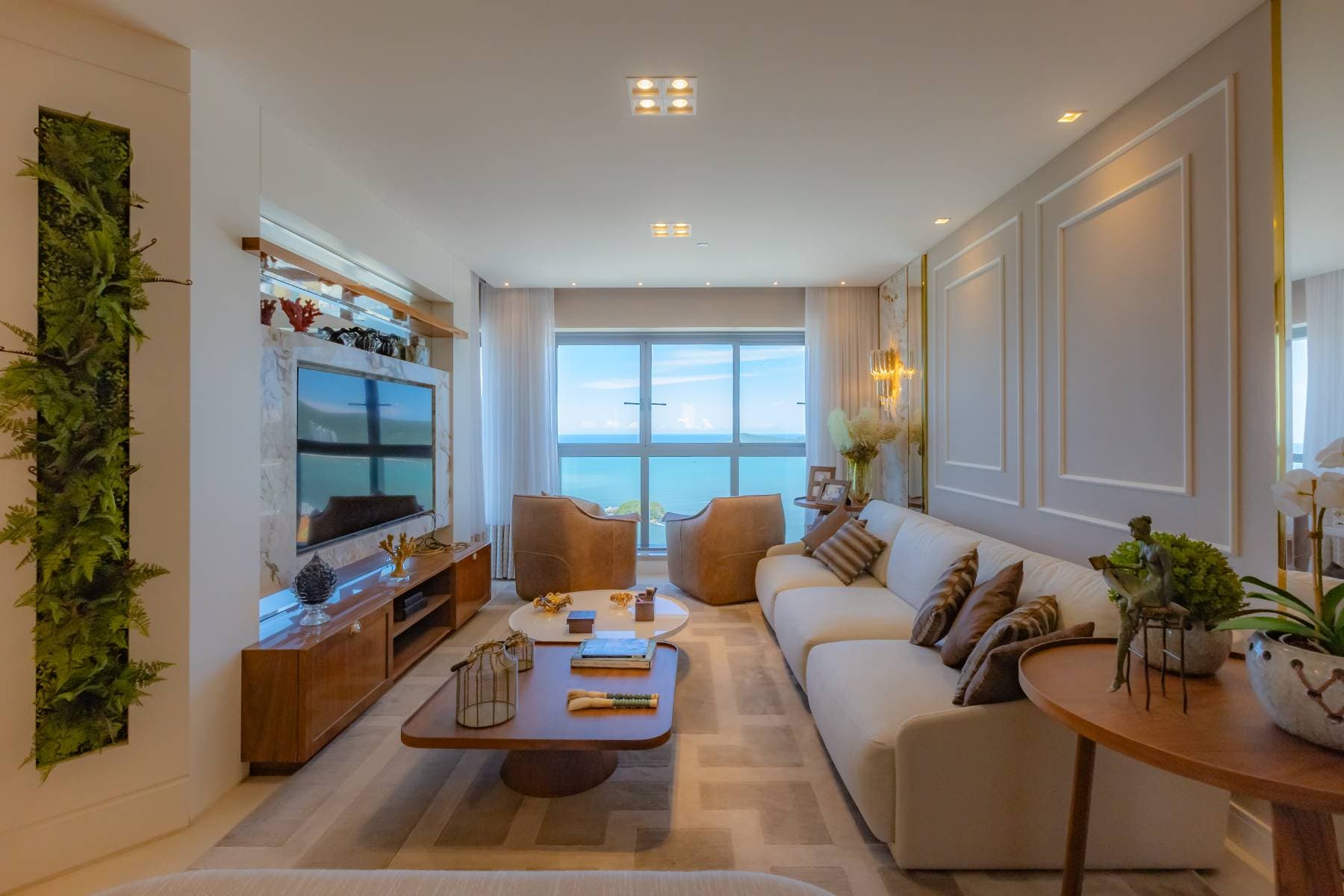 Apartamento à Venda, 4 dormitórios (4 suítes), 183,00 (M²), 3 vagas, Centro, Balneario Camboriu - Apartamento em Centro, Balneário Camboriú - à venda - IMOBILIÁRIA GUILHERME LTDA