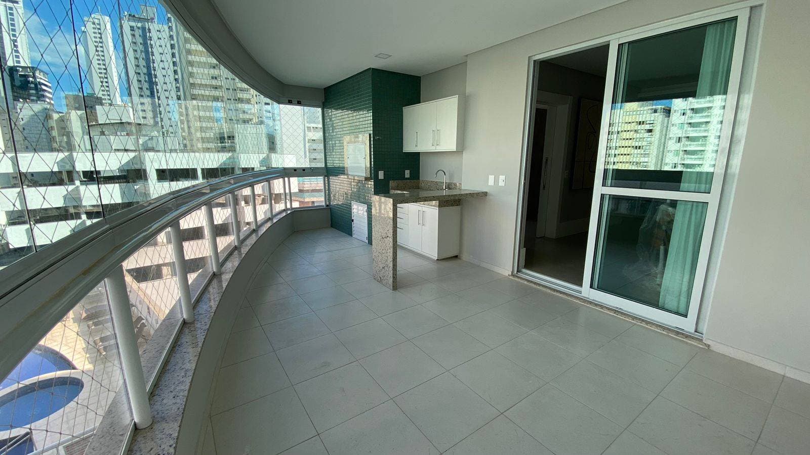 Apartamento à Venda no Residencial Dimora del Sole em Balneário Camboriú - Apartamento em Centro, Balneário Camboriú - à venda - Desc Imóveis