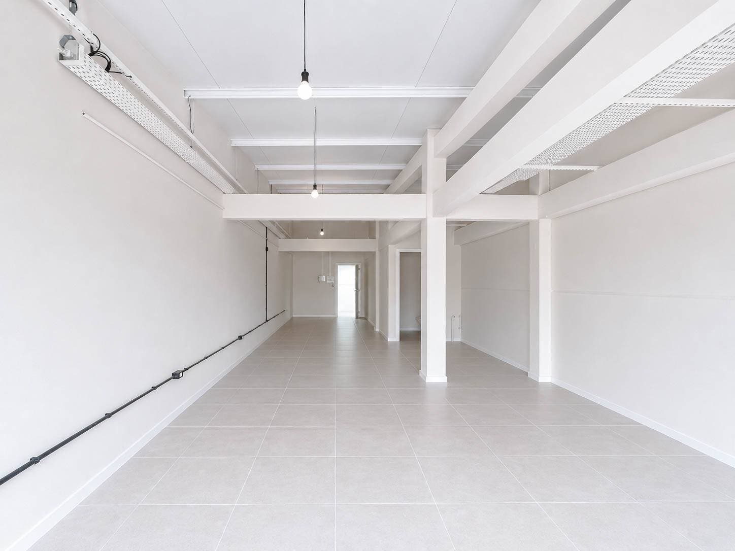 Sala comercial em localização estratégica no Centro de Camboriú - Salas Comerciais em Areias, Camboriú - para locação - Desc Imóveis