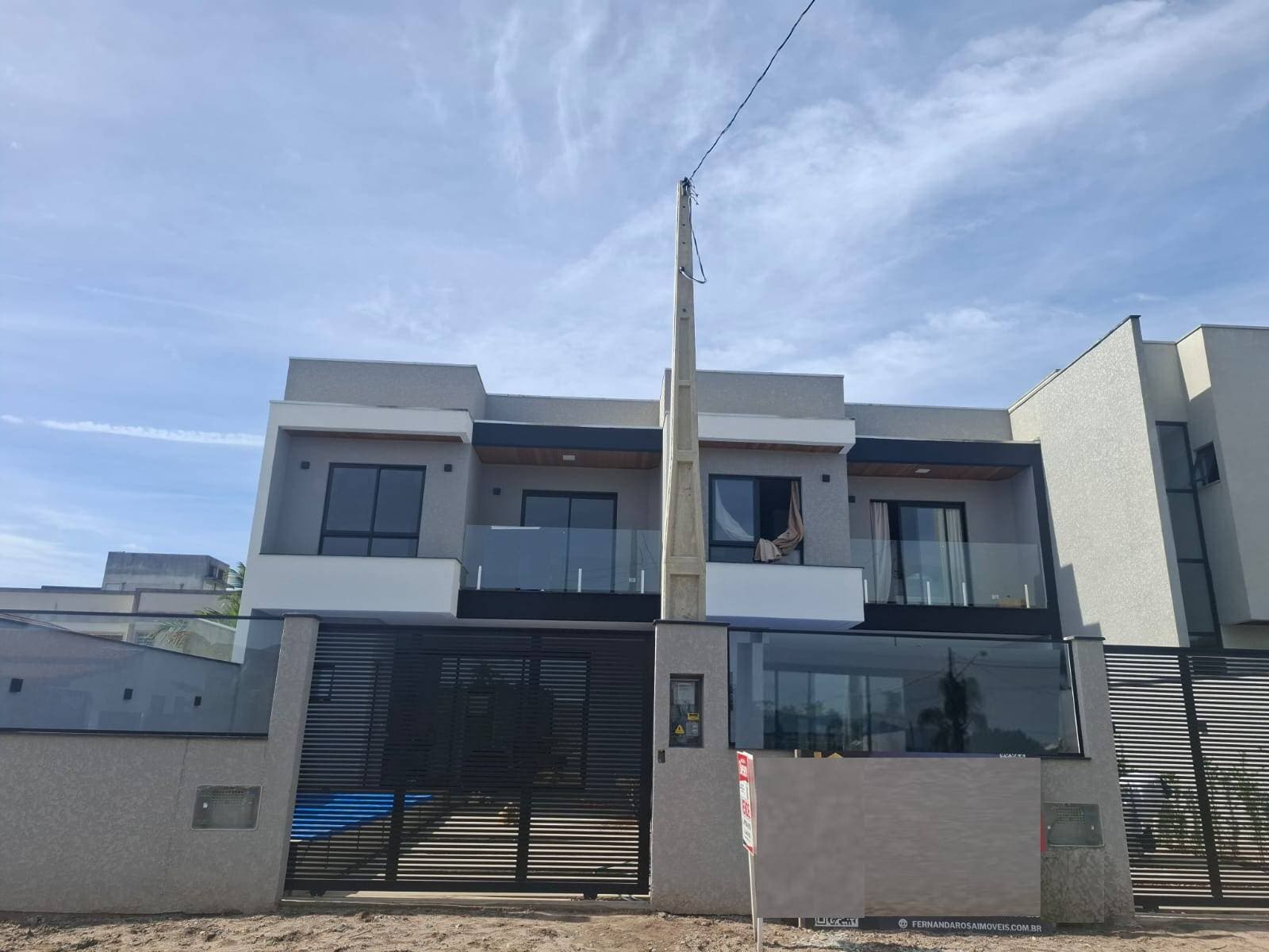 SOBRADO EM CONSTRUÇÃO LOCALIZADO NO BAL.VOLTA AO MUNDO- APENAS 400MTRS DA PRAIA - Casa em Barra do Sai, Itapoá - à venda - BESEN IMOBILIÁRIA LTDA