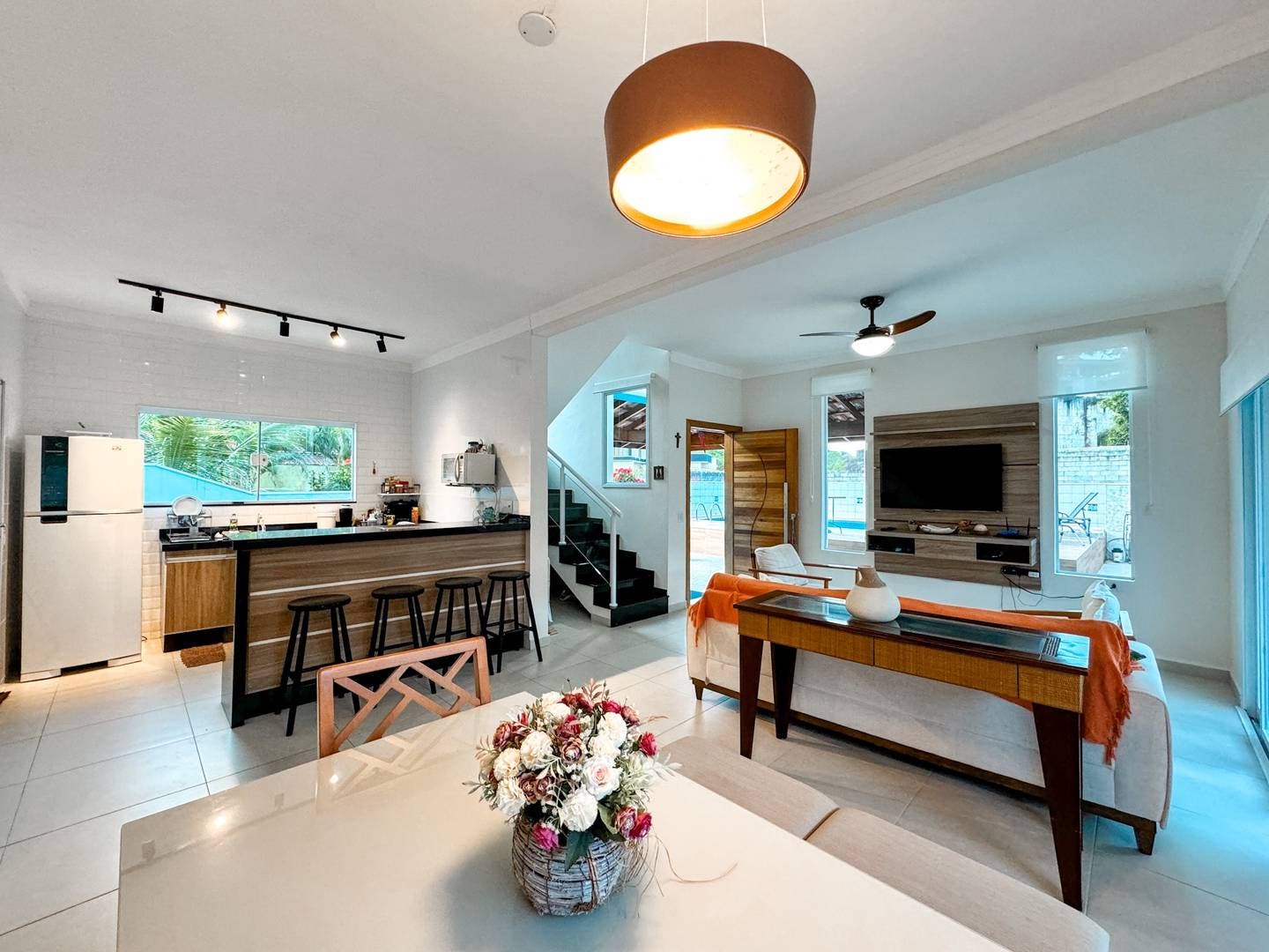 Casa com 3 quartos, Lagoinha, 300 metros do mar - Ubatuba - Casa de Condomínio em Lagoinha, Ubatuba - à venda - Claudia Mar LTDA