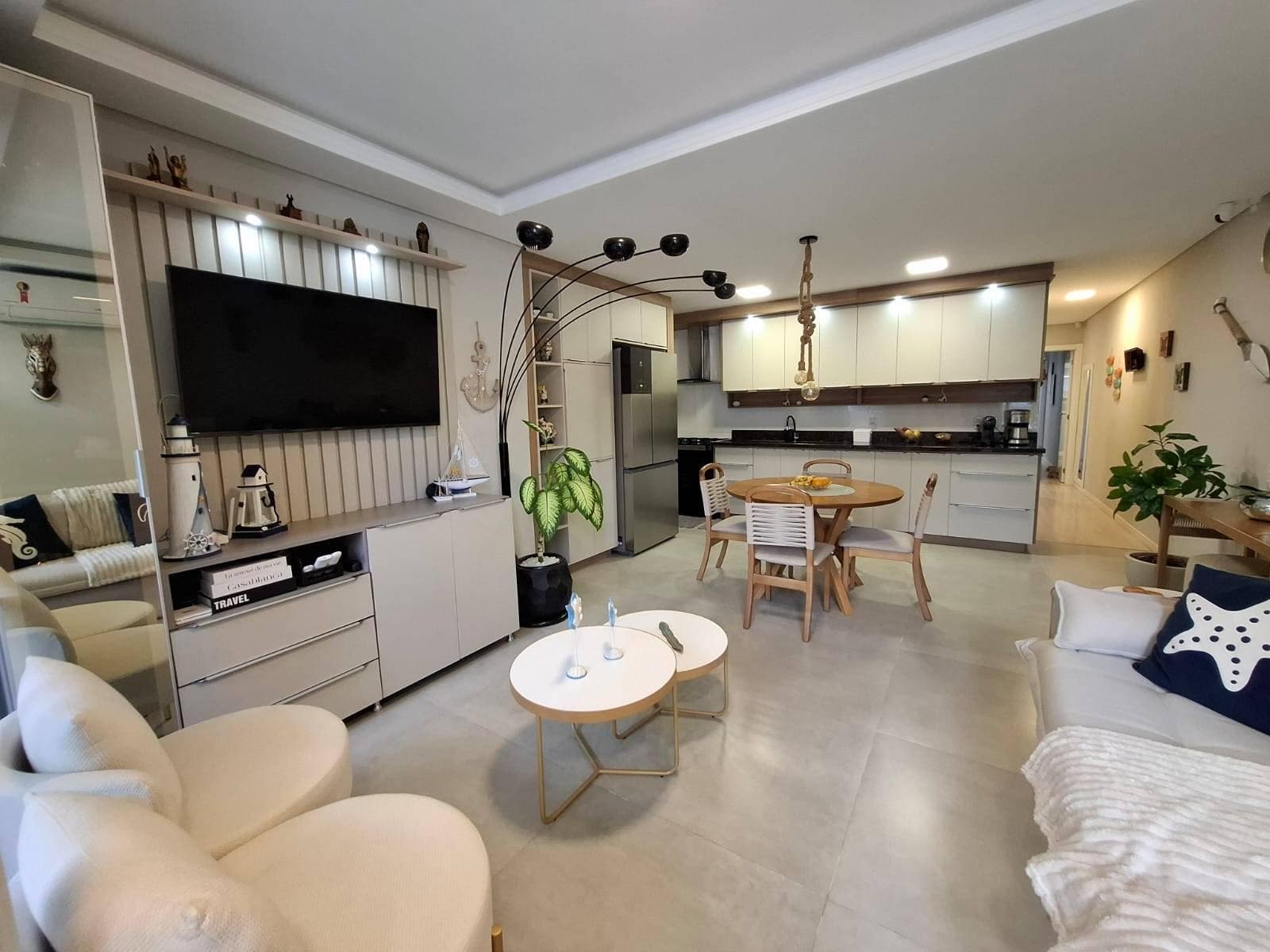 ÓTIMA CASA SEMI MOBILIADA- LOCALIZADA NA BARRA DO SAI - Casa em Barra do Sai, Itapoá - à venda - BESEN IMOBILIÁRIA LTDA