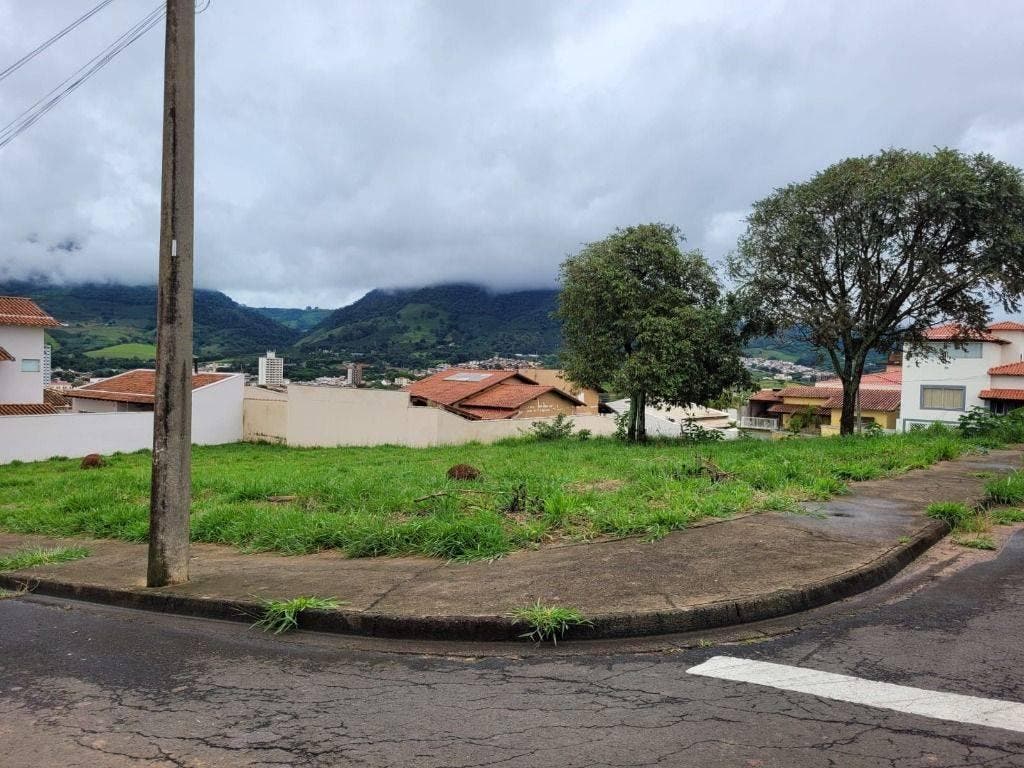 Terreno à venda - 348 m² - Jardim Itália - Lote/Terreno em Jardim Itália, Andradas - à venda - Teixeira Consultoria Imobiliaria LTDA