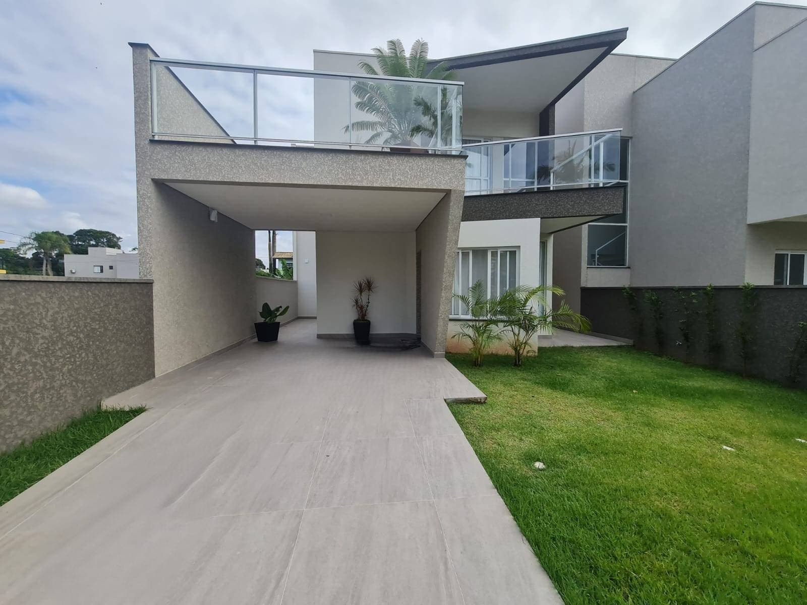 Sobrado com 187,00M² , na Rua 1750, Baln. Mariluz, com Quarto e Parte Terrea, Area com Churrasqueira e Piscina, Lavanderia Individual. - Sobrado em Continental, Itapoá - à venda - BESEN IMOBILIÁRIA LTDA