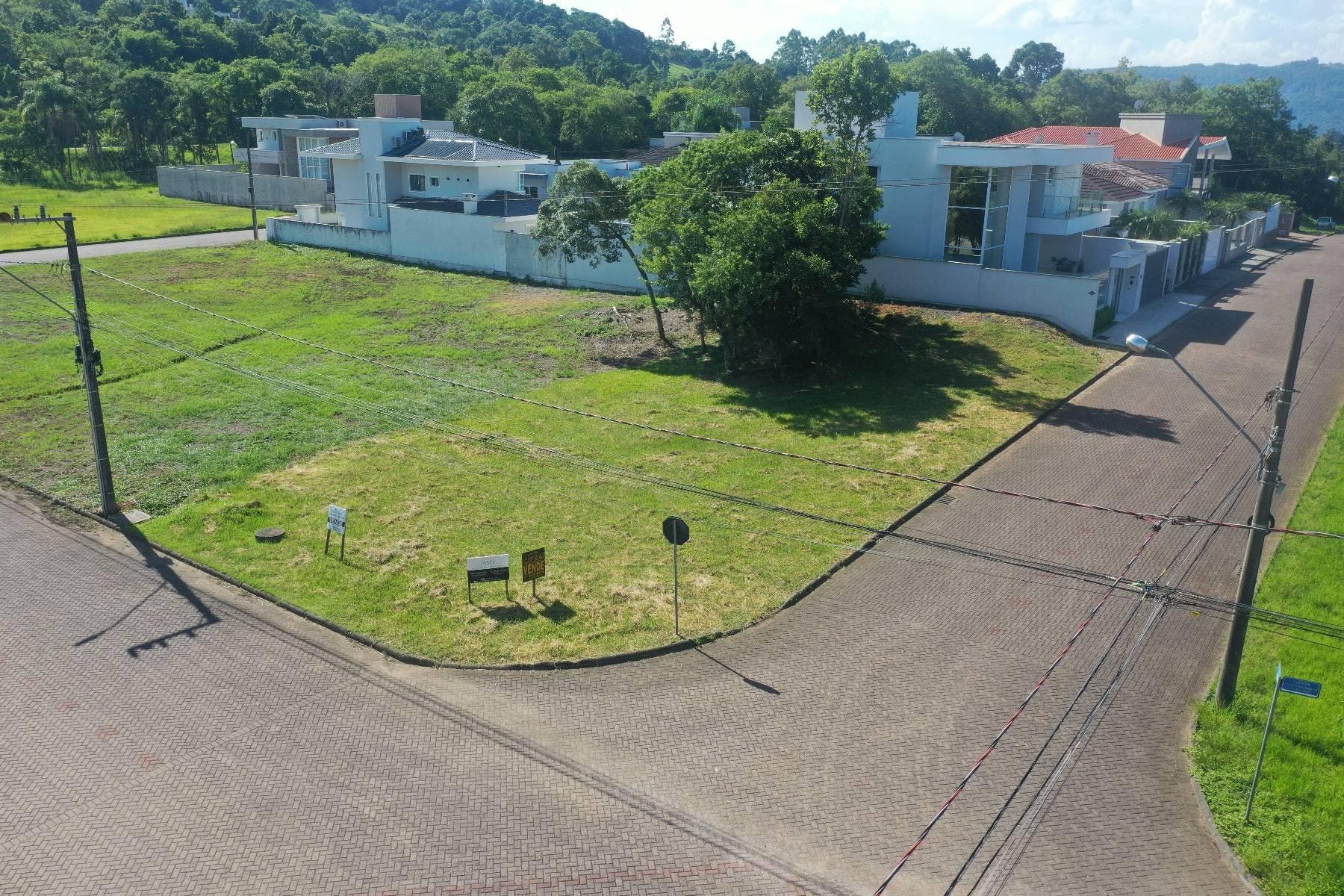 Terreno Urbano - Venda - 512m2 - Avenida Jardim Panorama esquina Rua dos Jasmins - Loteamento Jardim Panorama - Sumaré - Rio do Sul - Terreno/Lote Urbano em Sumaré, Rio do Sul - à venda - Cifra Imóveis e Empreendimentos Imobiliários