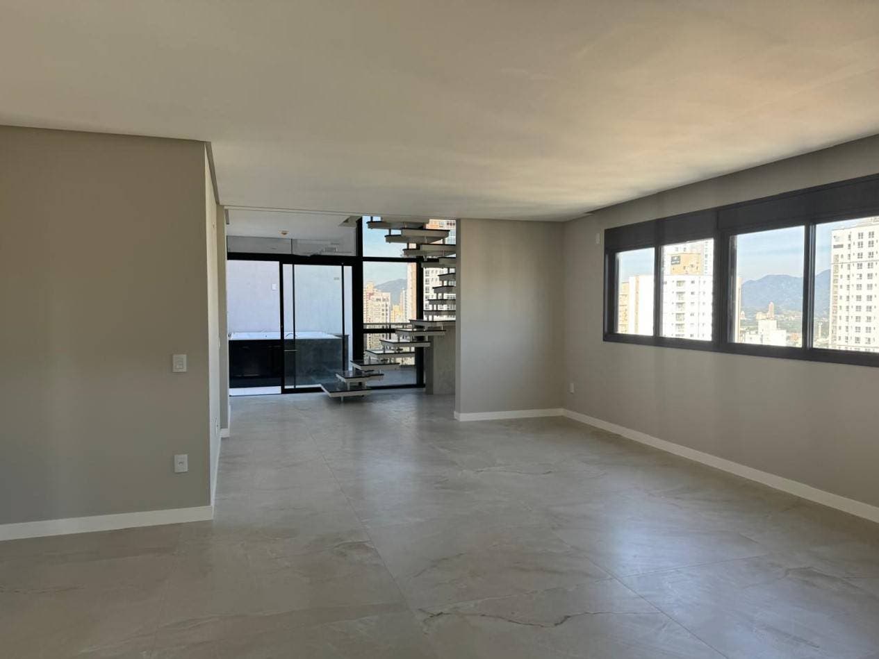 Cobertura duplex à venda no Edifício Bonne Vie em Balneário Camboriú - Cobertura em Centro, Balneário Camboriú - à venda - Desc Imóveis