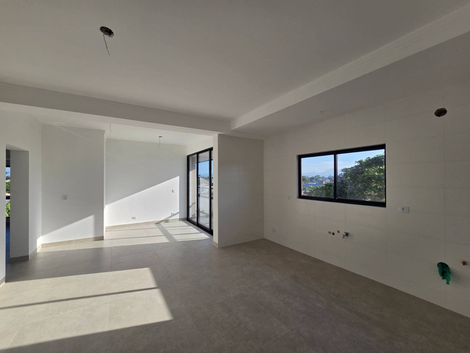 Oportunidade no Edifício di Trevi - Apto com 03 Quartos (Sendo 01 Suíte) no Bairro Itapema do Norte - Apartamento em Itapema do Norte, Itapoá - à venda - BESEN IMOBILIÁRIA LTDA