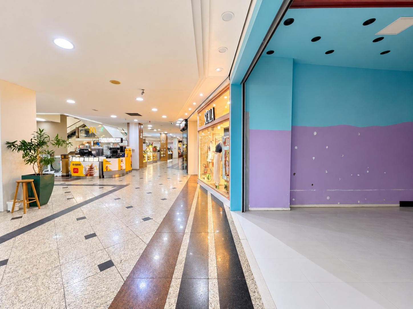 Sala comercial para locação no Atlântico Shopping em Balneário Camboriú - Salas Comerciais em Centro, Balneário Camboriú - para locação - Desc Imóveis